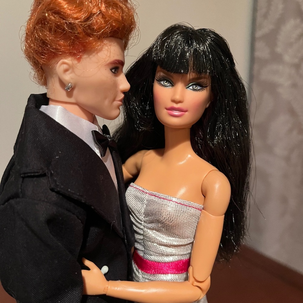 Barbie Doll HTF 2008 Top Model Hair Wear Teresa, Mattel - Picture 2 of 10